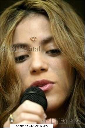 i-ai zice shakirei? i-as spune: "hola shaki! deseo feliz navidad ano nuevo perfecto!! romania