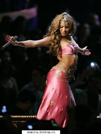Poze Shakira VMA - numai una am din pacate dar e mai bine decat nimic - Shakira's Pics