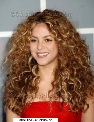 Shakira VS Celine Dion - Pe cine alegeti?eu am un album de la Celine Dion - Shakira VS.