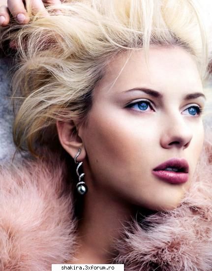 Shakira VS Scarlett Johansson - Doar shtiti k Justin iese sh cu Scarlett,sh cu - Shakira VS.