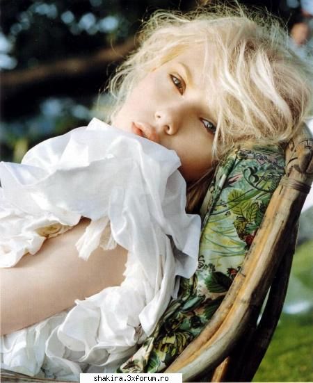 Shakira VS Scarlett Johansson - ice_angel - Shakira VS.