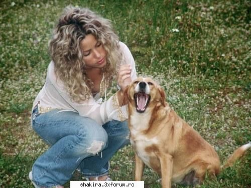 Shakira album foto - moaa..c ash vrea sa fiu catzelul ala - Shakira's Pics