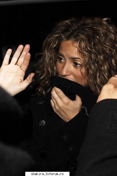 Shakira album foto - ce calumea ii poza asta - Shakira's Pics