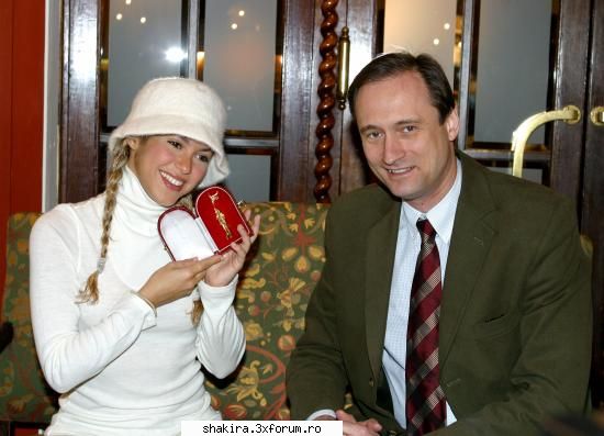 Shakira album foto - ce frumos face aici =D - Shakira's Pics