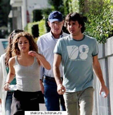 Shakira cu alte vedete*poze* - yo zik ca i'ar sta super bine si - Shakira's Pics