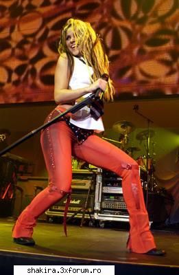 Shakira poze in ca nu a iesit bine - mie asta nu mi place - Shakira's Pics