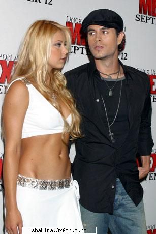 Shakira vs Anna Kournikova - uite aici cu enrique - Shakira VS.