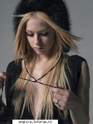 Shakira vs. Avril Lavigne - mie imi place mooolt d tot sh Girlfriend..sh - Shakira VS.