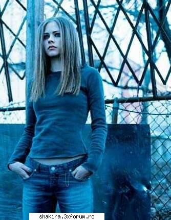 Shakira vs. Avril Lavigne - Shakira_girl13 - Shakira VS.
