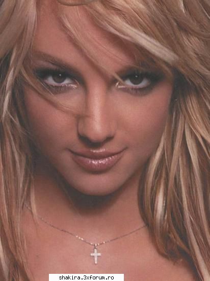Shakira vs. Britney Spears - ice_angel - Shakira VS.