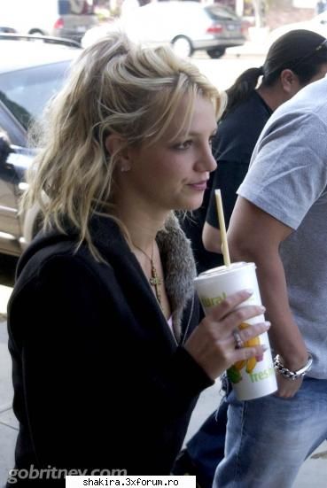 Shakira vs. Britney Spears - BRIT YES ICE IS TRUE SI FARA SUPY CEILALTI FANI - Shakira VS.
