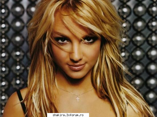 Shakira vs. Britney Spears - shakira dar imi place foarte mult shi de britney - Shakira VS.