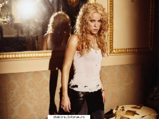 Shakira vs. Lindsay Lohan - Shakira_girl13 - Shakira VS.