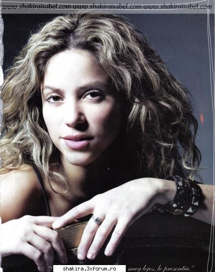 Shakira vs. Nicole(PCD) - I luv shakira!nimeni nu se campara cu shaki mai - Shakira VS.