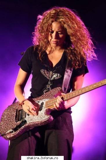 Versuri - poi ce ati crezut ca va fi happy se observa in - Shakira's Music
